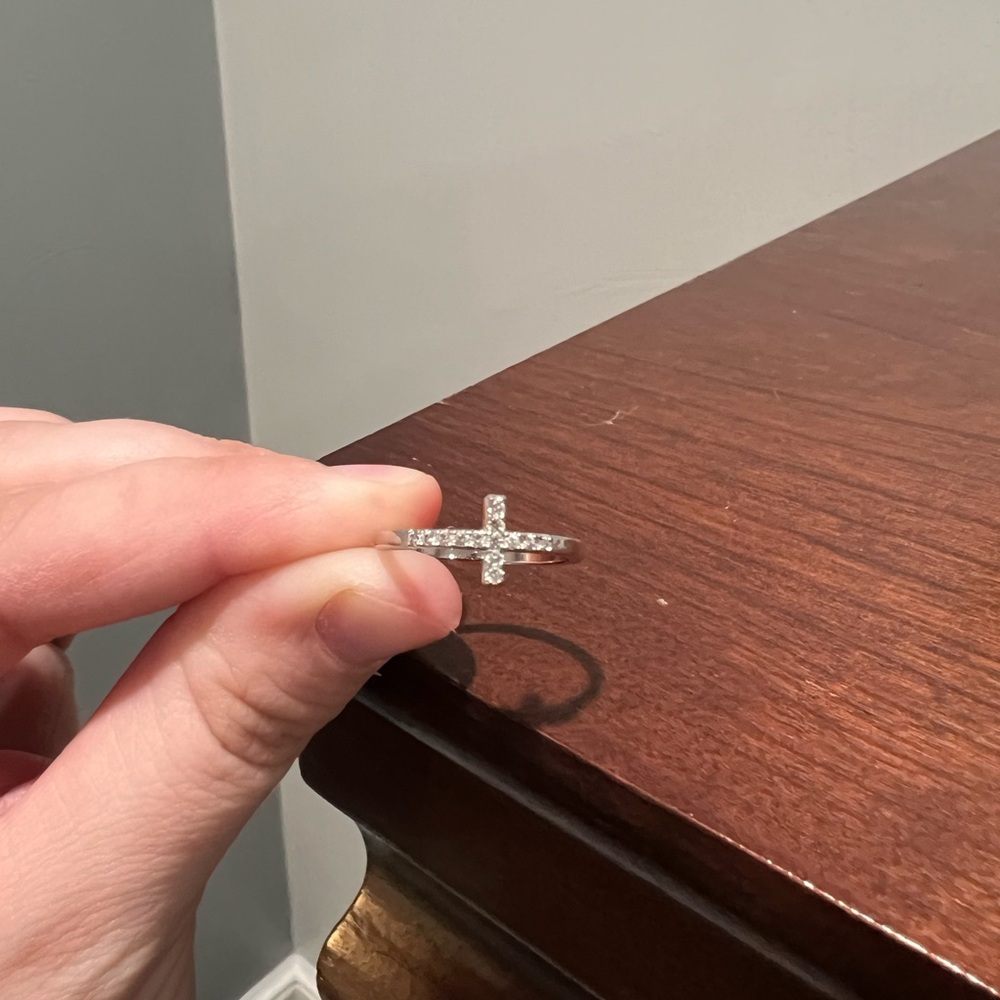 Elegant Silver Cross Ring